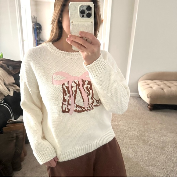 New with tags! Pink Bow and Cowgirl Boots Knit Sweater Ivory Medium M - Picture 4 of 7